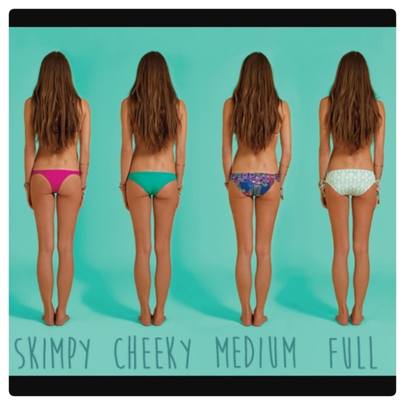 LAST 1 (size 6-8) (5⭐) The Navegar Bikini - Picture 7 of 7